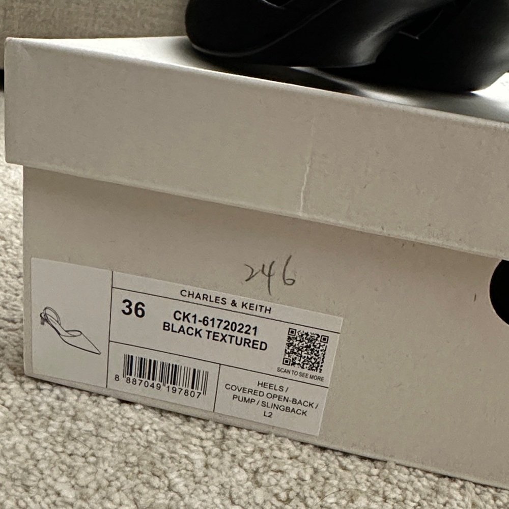 Charles & Keith Black Pointed Heels - Picture 3 of 4